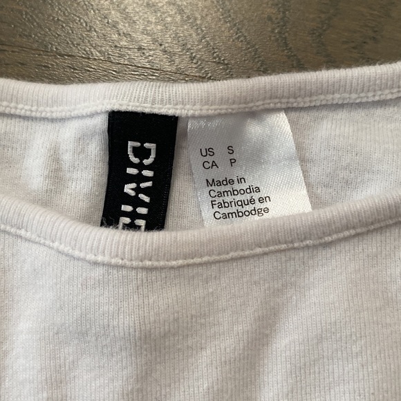 H&M Santa Cruz Graphic Baby Tee - Picture 4 of 4